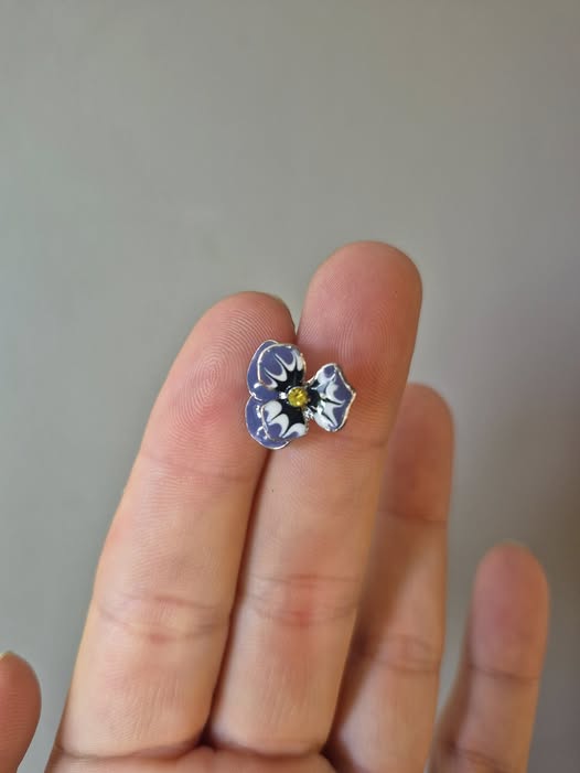 Beautiful Pansy Stud Earrings