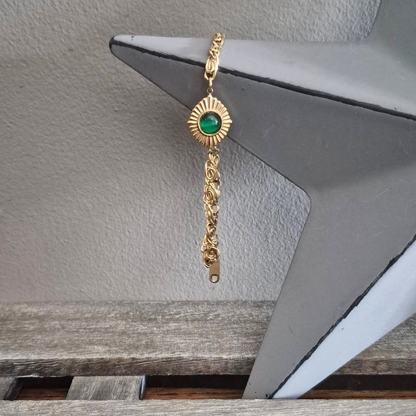 Gold Bracelet With Green Centre