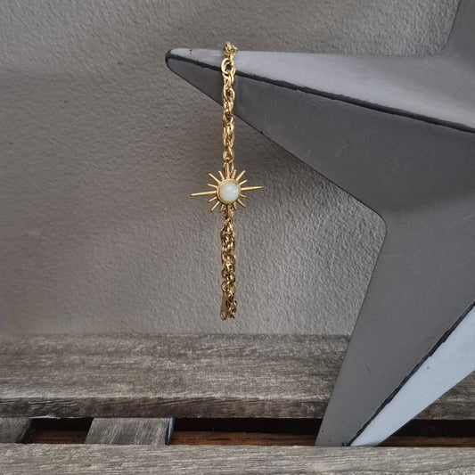 Gold Bracelet With Star Shape
