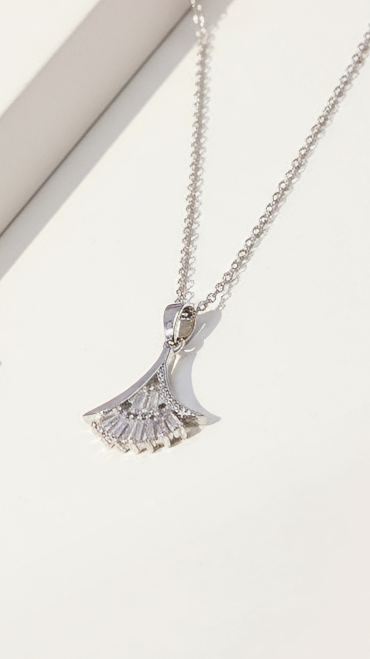 Ginkgo Leaf Crystal Pendant Necklace: Silver