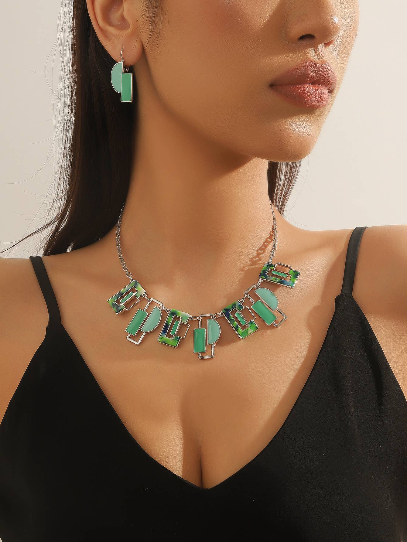 Green Enamal Neckalce