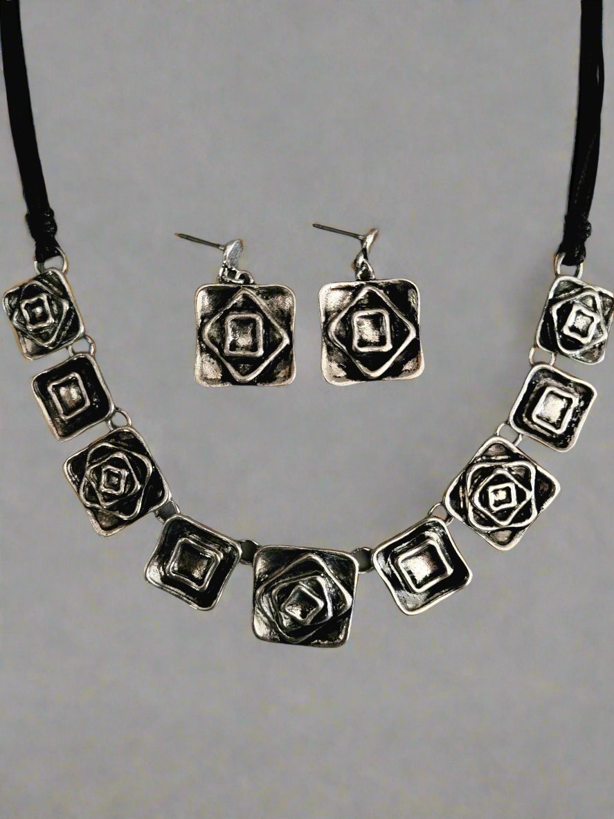 Short Square Linked Necklace Set