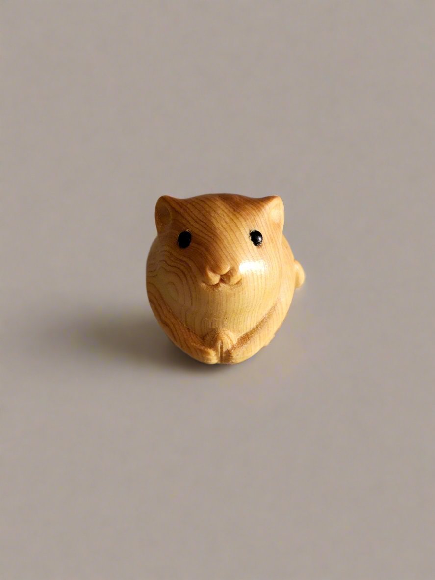 Tiny Wooden Mouse 4cm