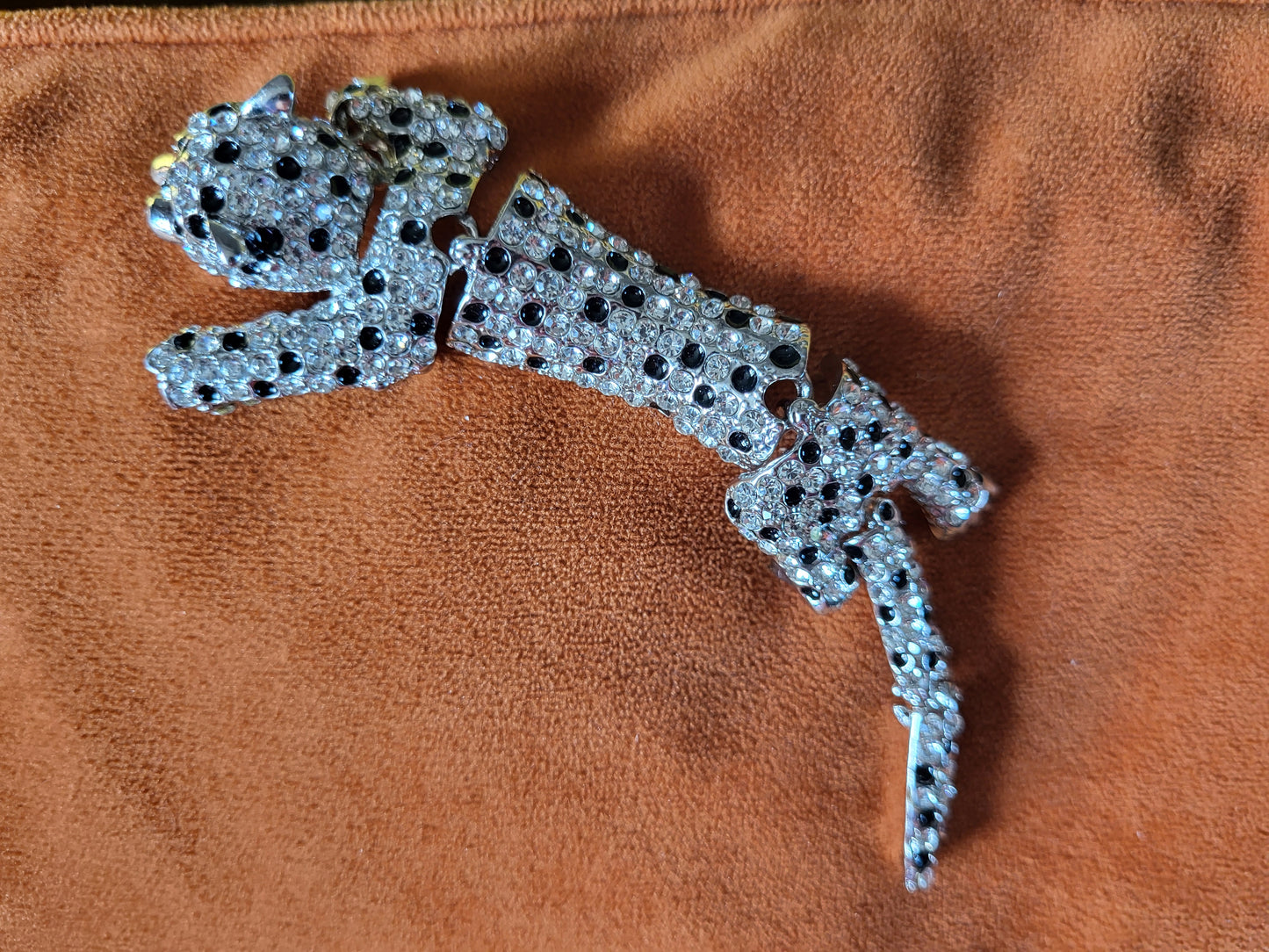 Striking  Leopard Brooch With Connected Parts