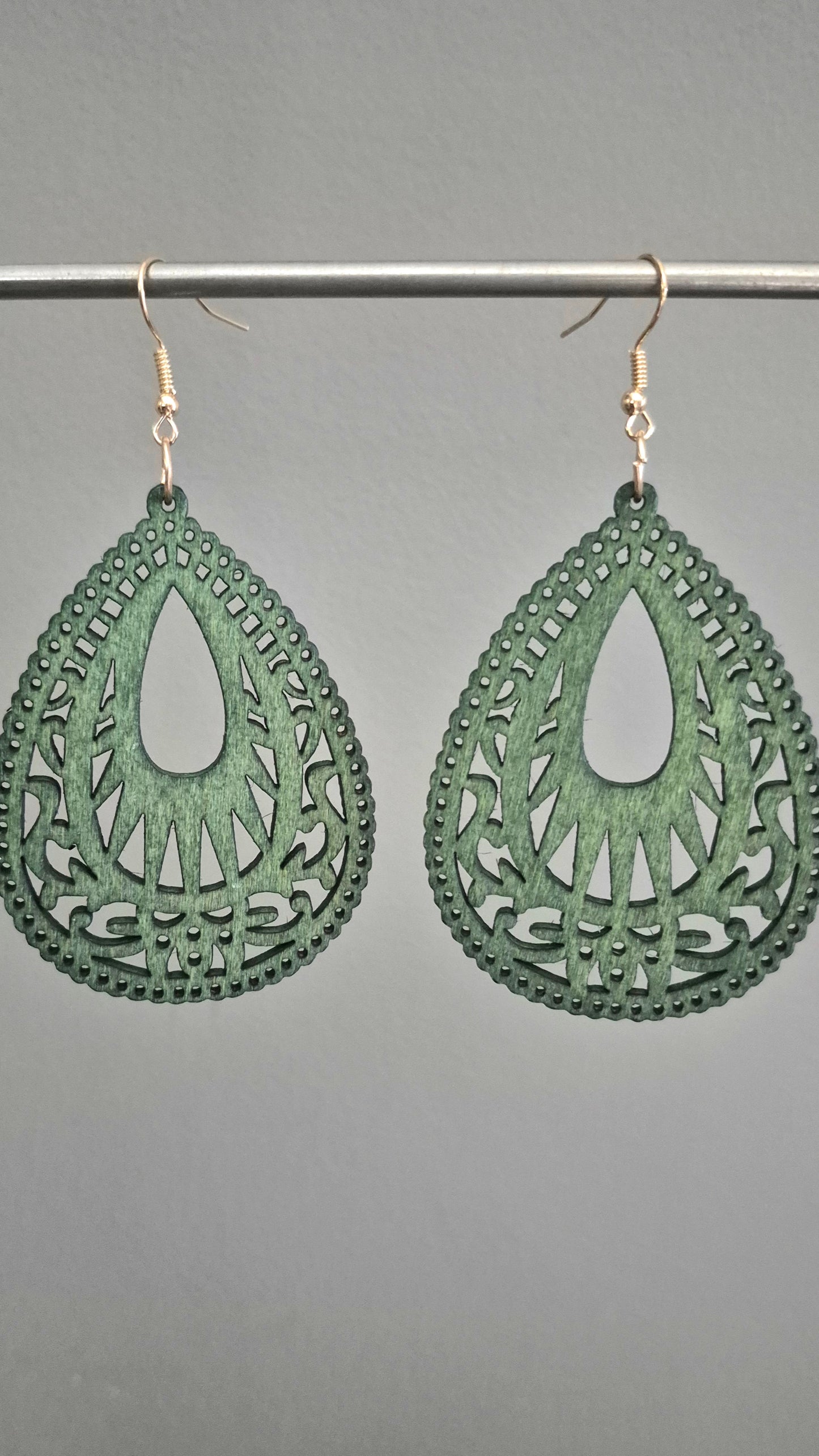 Wooden Large Droplet Shape Filigree Drop Earrings - Green