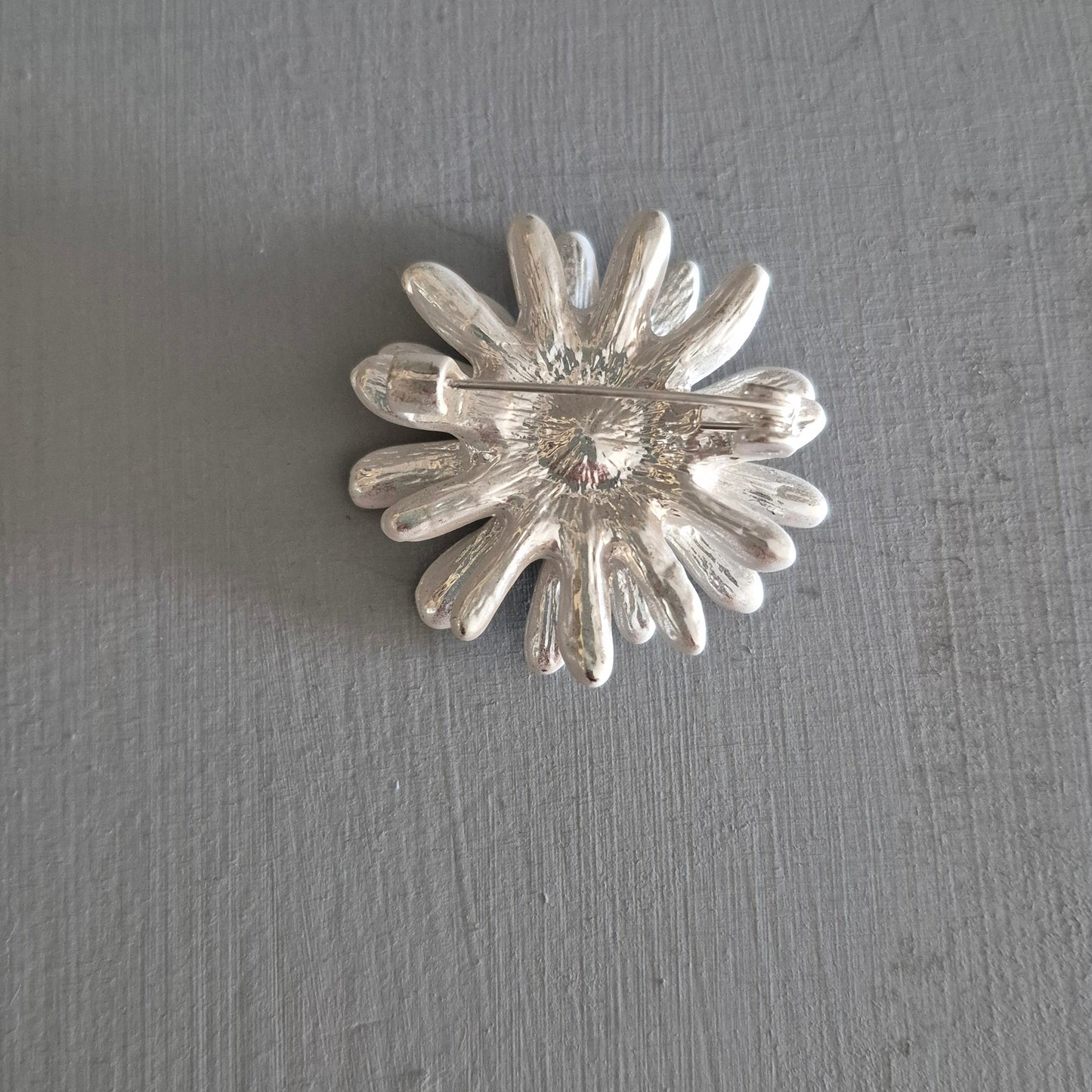 Beautiful Flower Brooch - Pink