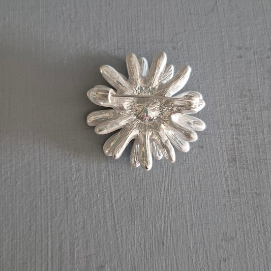 Beautiful Flower Brooch - White