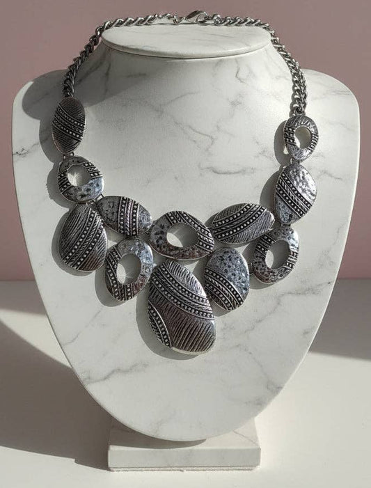 Abstract Silver Collar Necklace: Silver