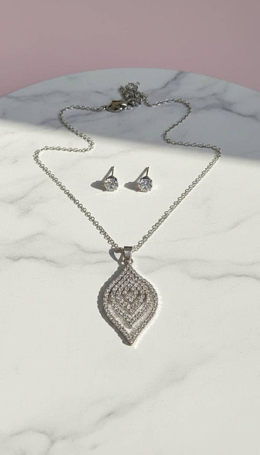 Crystal Layered Pendant Necklace & Earring Set: Silver
