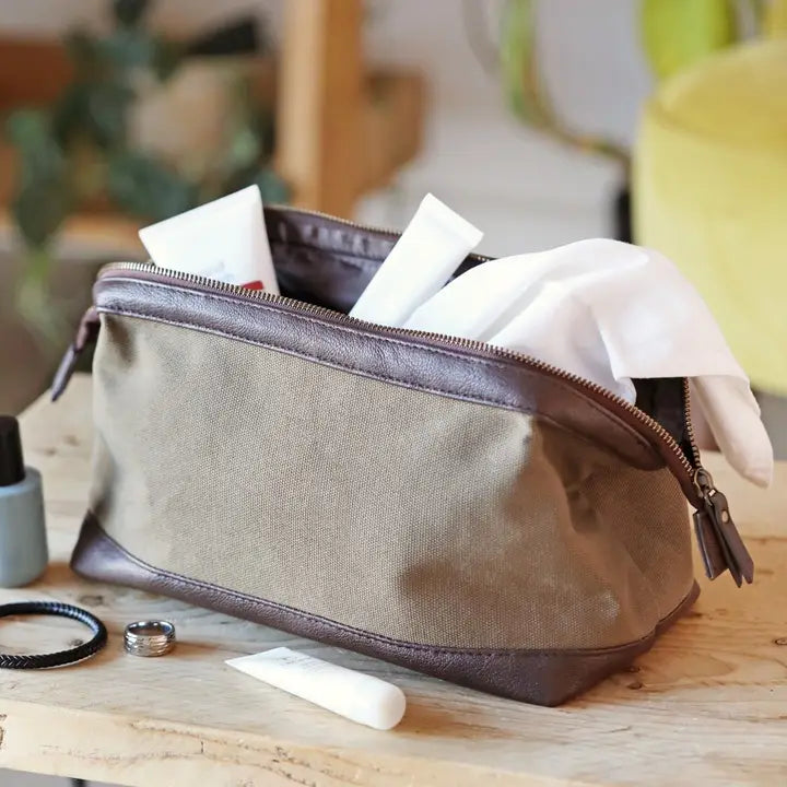 Men's Canvas Wash Bag in Tan