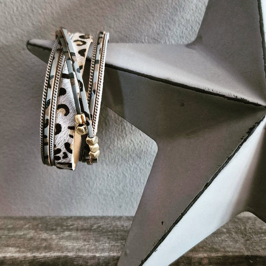 Magnetic Multi-Strand Leopard Print Bracelet - Grey