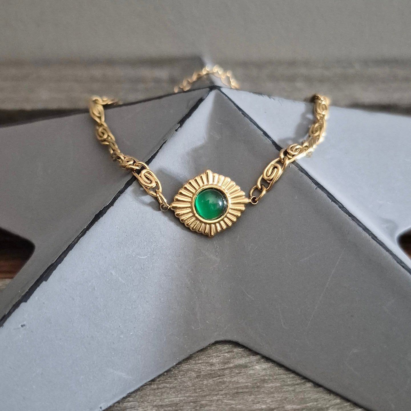 Gold Bracelet With Green Centre