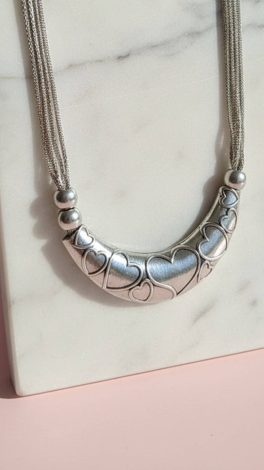 Embossed Silver Heart Necklace: Silver