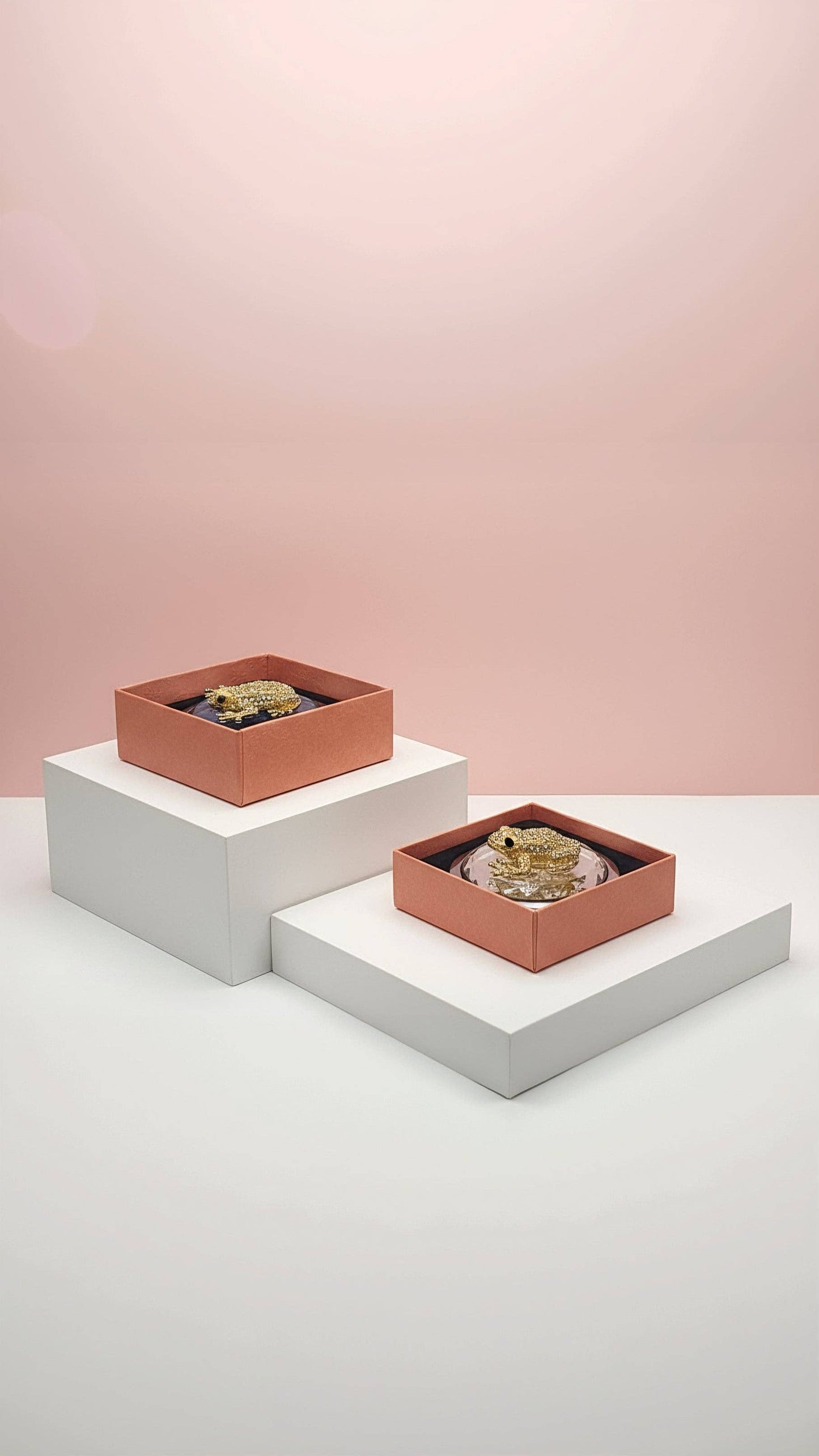 Crystal Frog Compact Mirror & Gift Box: White